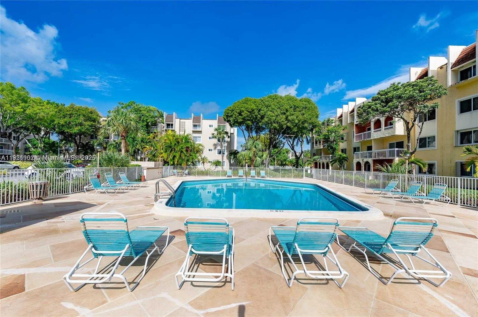 Small Image of 9446 SOUTH WEST 140TH CT #9446, Miami Number 16