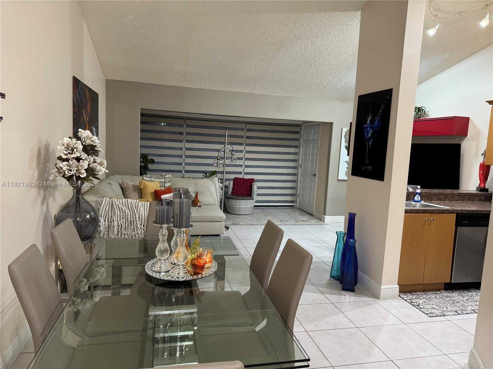 Small Image of 9446 SOUTH WEST 140TH CT #9446, Miami Number 23