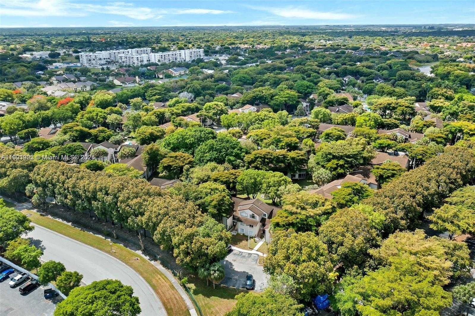 Small Image of 9446 SOUTH WEST 140TH CT #9446, Miami Number 59