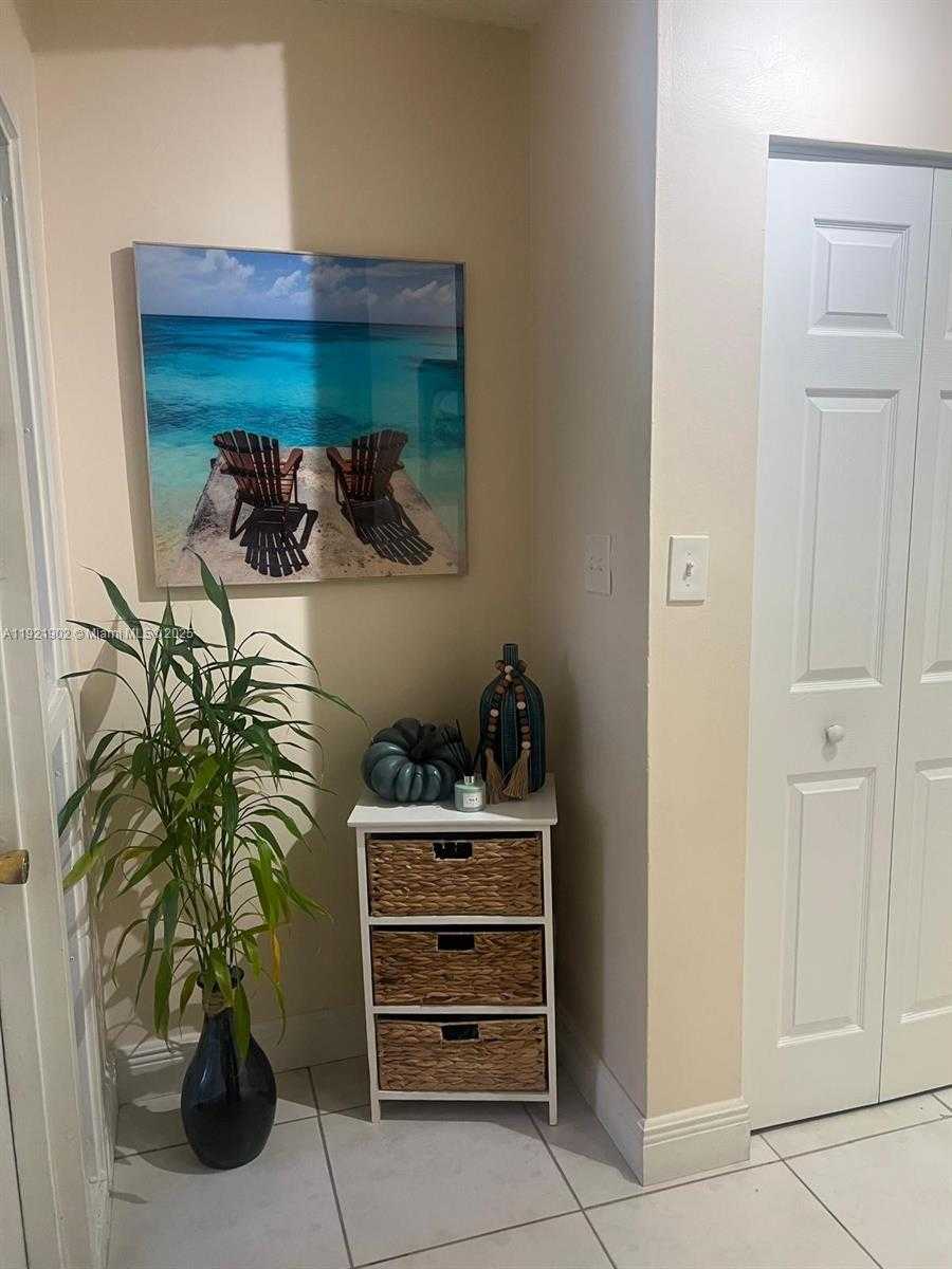 Small Image of 9446 SOUTH WEST 140TH CT #9446, Miami Number 67