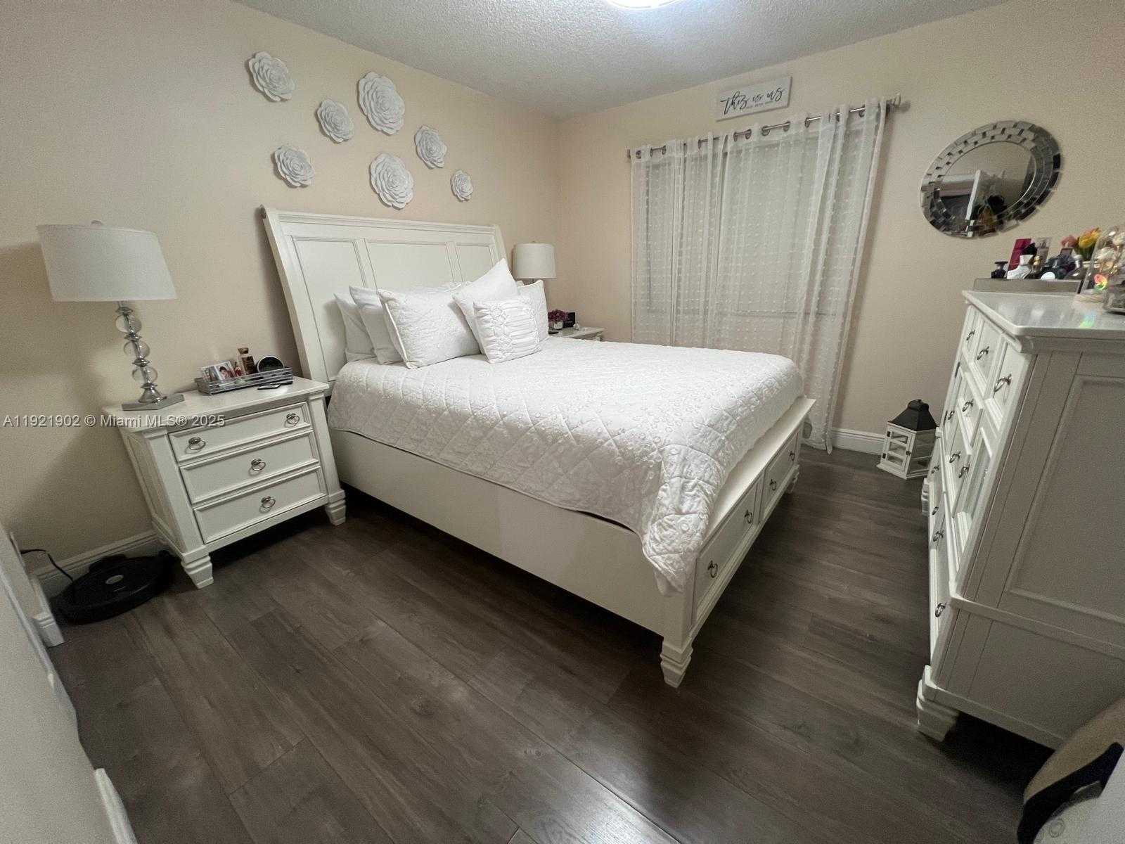 Small Image of 9446 SOUTH WEST 140TH CT #9446, Miami Number 71