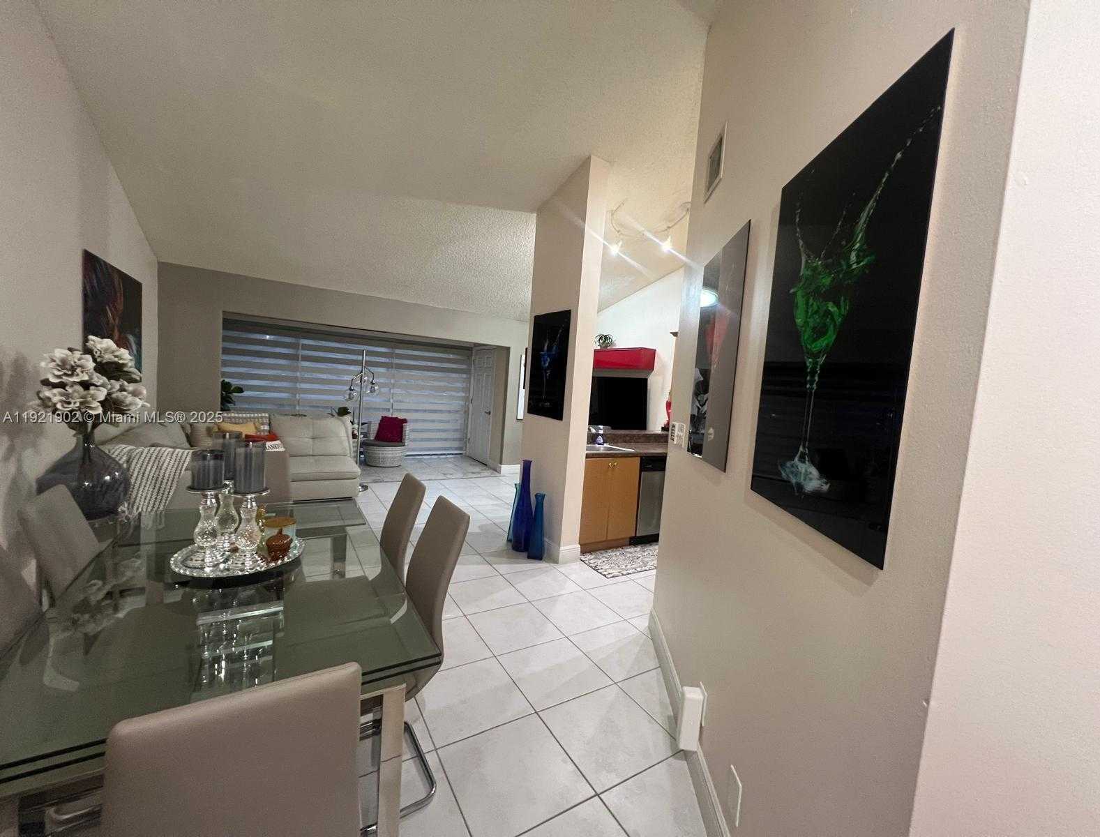 Small Image of 9446 SOUTH WEST 140TH CT #9446, Miami Number 72