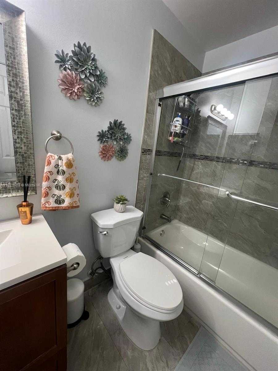 Small Image of 9446 SOUTH WEST 140TH CT #9446, Miami Number 75