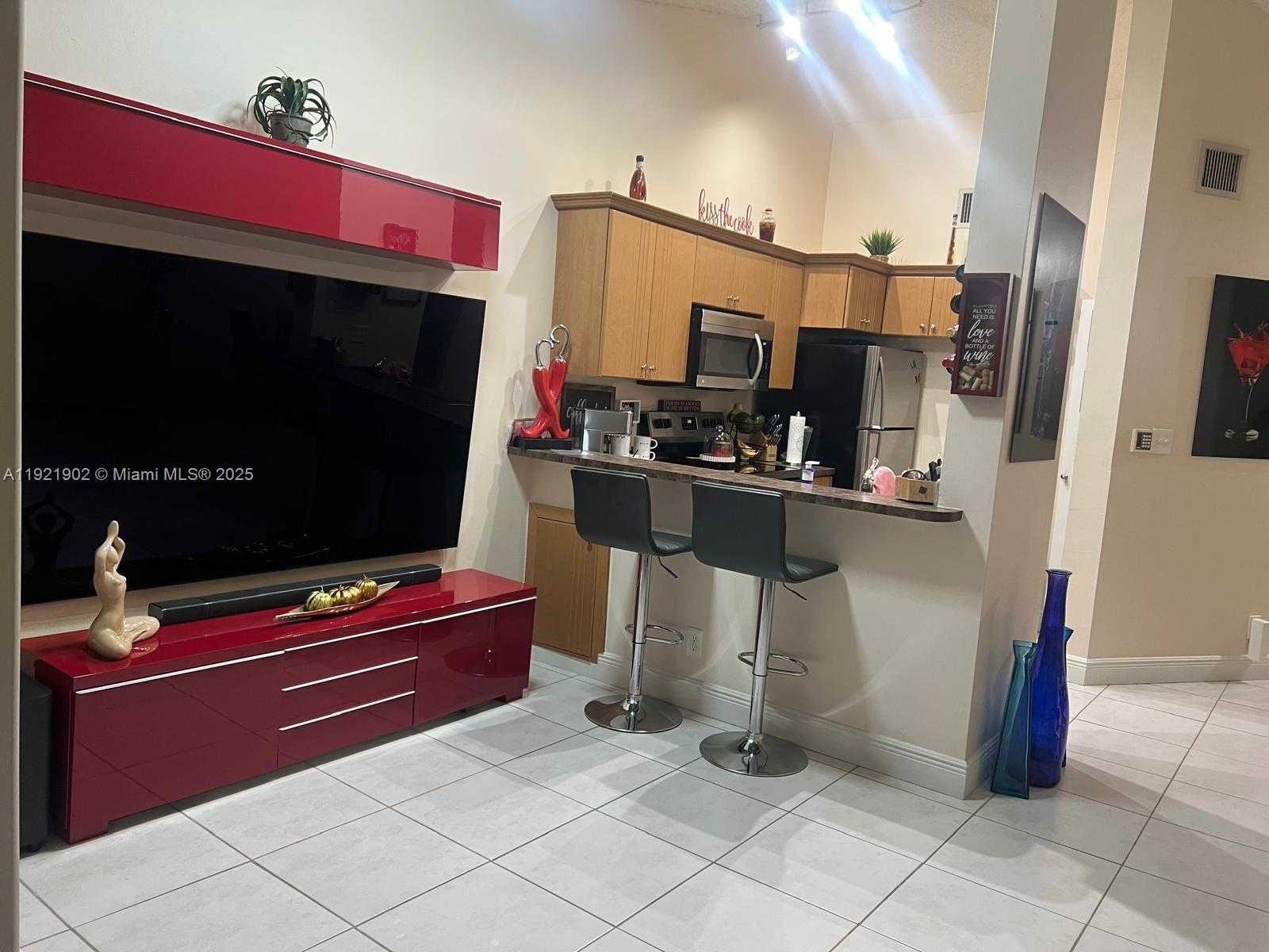 Small Image of 9446 SOUTH WEST 140TH CT #9446, Miami Number 76