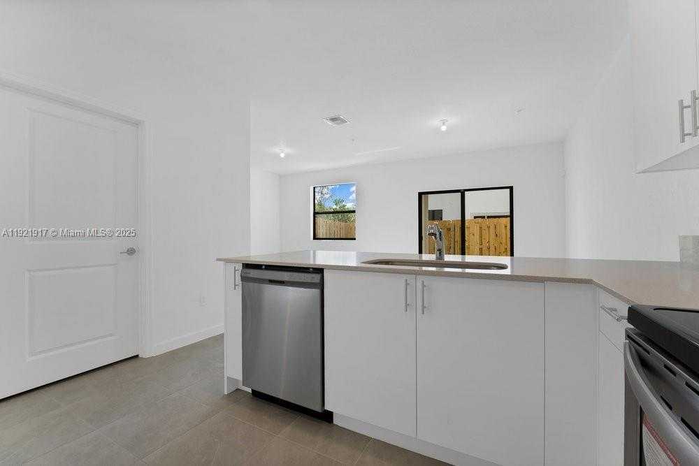 Small Image of 286 SOUTH WEST 159TH PL #286, Pembroke Pines Number 10