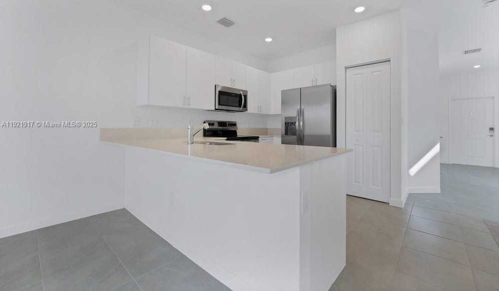 Small Image of 286 SOUTH WEST 159TH PL #286, Pembroke Pines Number 11