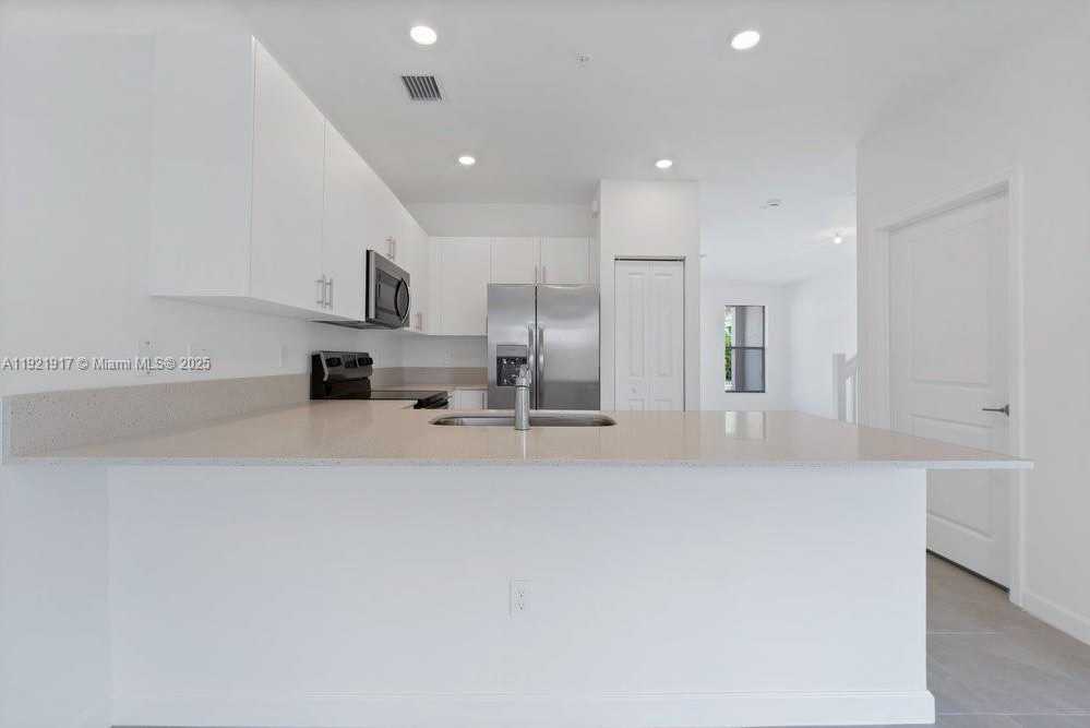 Small Image of 286 SOUTH WEST 159TH PL #286, Pembroke Pines Number 12