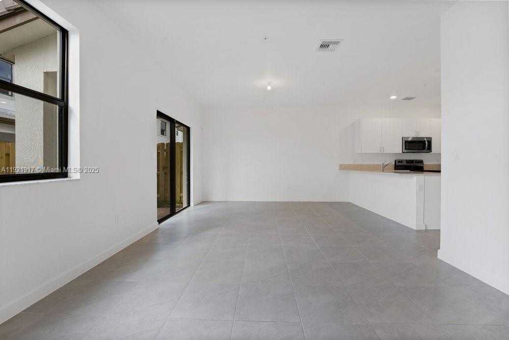 Small Image of 286 SOUTH WEST 159TH PL #286, Pembroke Pines Number 14