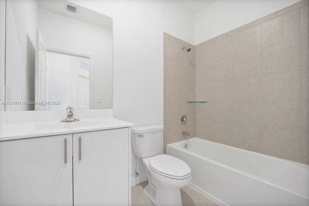 Small Image of 286 SOUTH WEST 159TH PL #286, Pembroke Pines Number 25