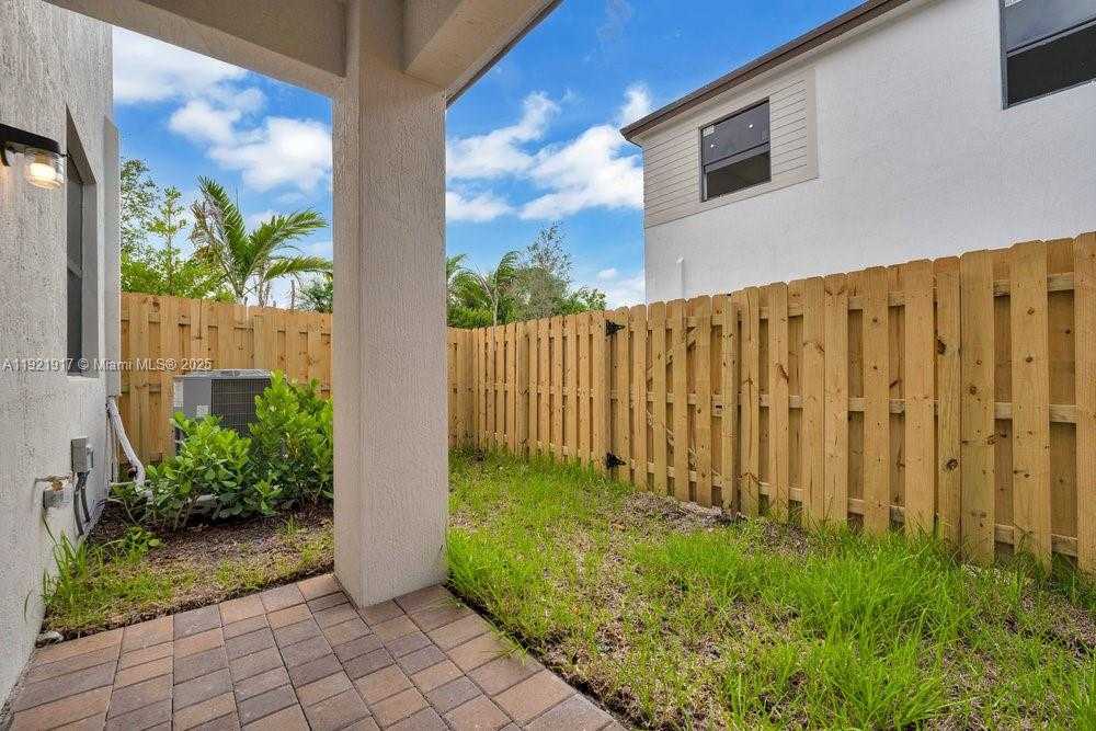 Small Image of 286 SOUTH WEST 159TH PL #286, Pembroke Pines Number 30