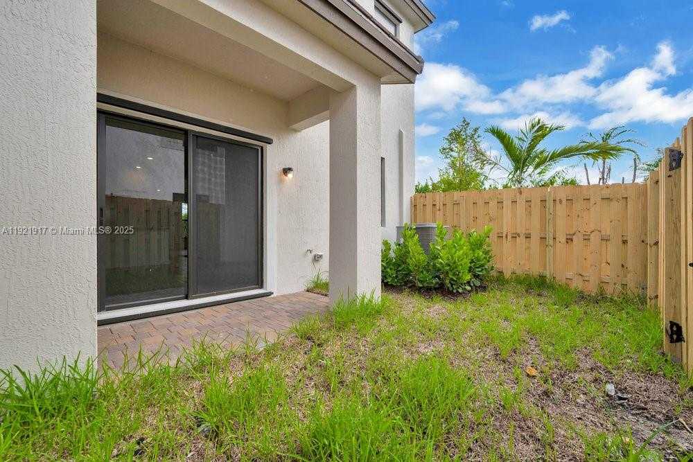 Small Image of 286 SOUTH WEST 159TH PL #286, Pembroke Pines Number 31