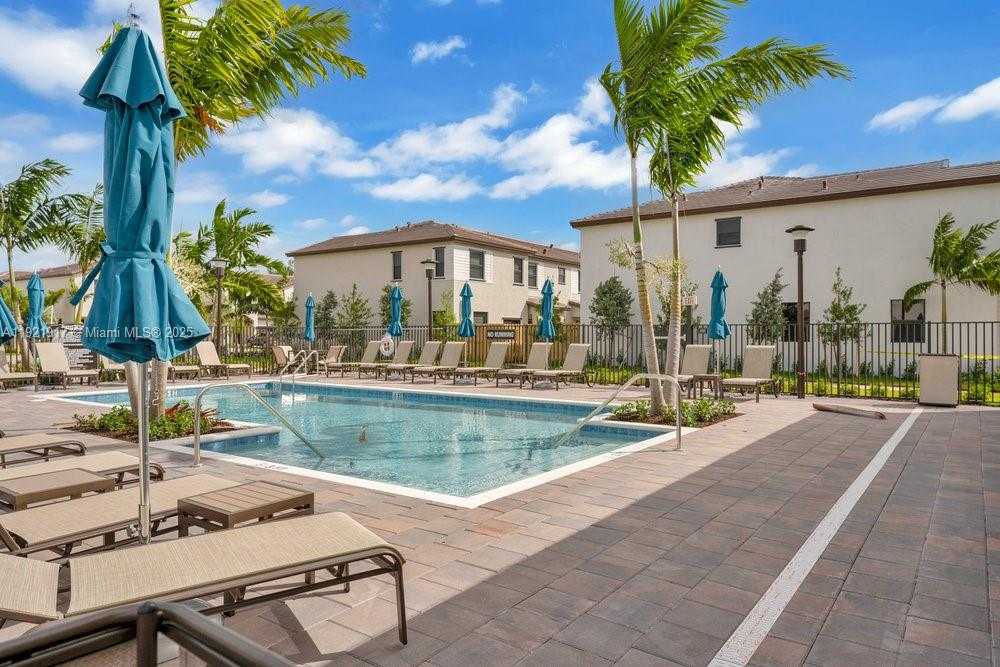 Small Image of 286 SOUTH WEST 159TH PL #286, Pembroke Pines Number 32