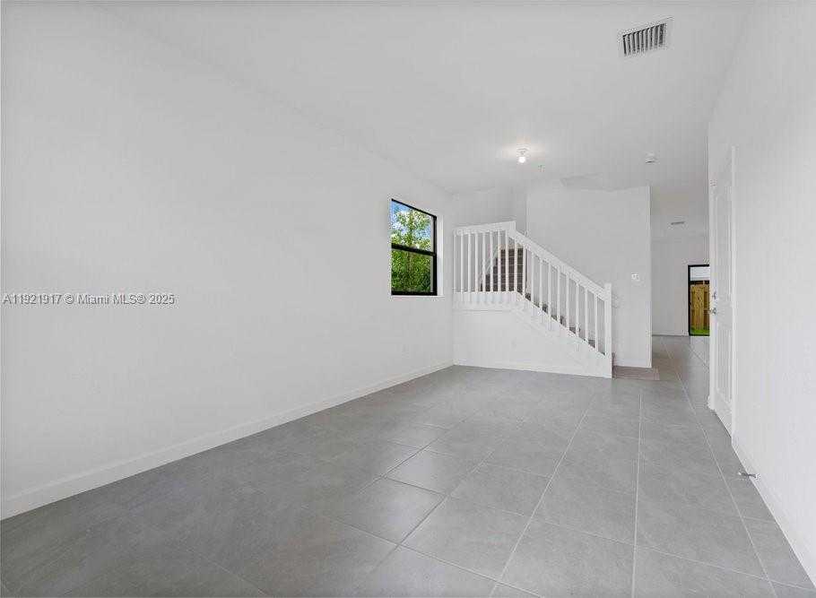 Small Image of 286 SOUTH WEST 159TH PL #286, Pembroke Pines Number 4