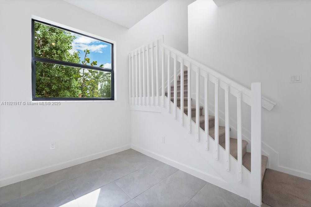 Small Image of 286 SOUTH WEST 159TH PL #286, Pembroke Pines Number 7