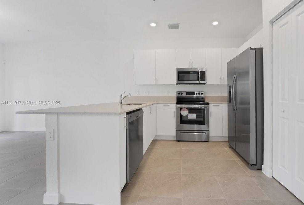 Small Image of 286 SOUTH WEST 159TH PL #286, Pembroke Pines Number 8