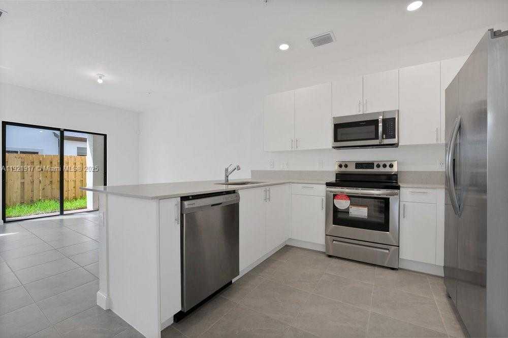 Small Image of 286 SOUTH WEST 159TH PL #286, Pembroke Pines Number 9