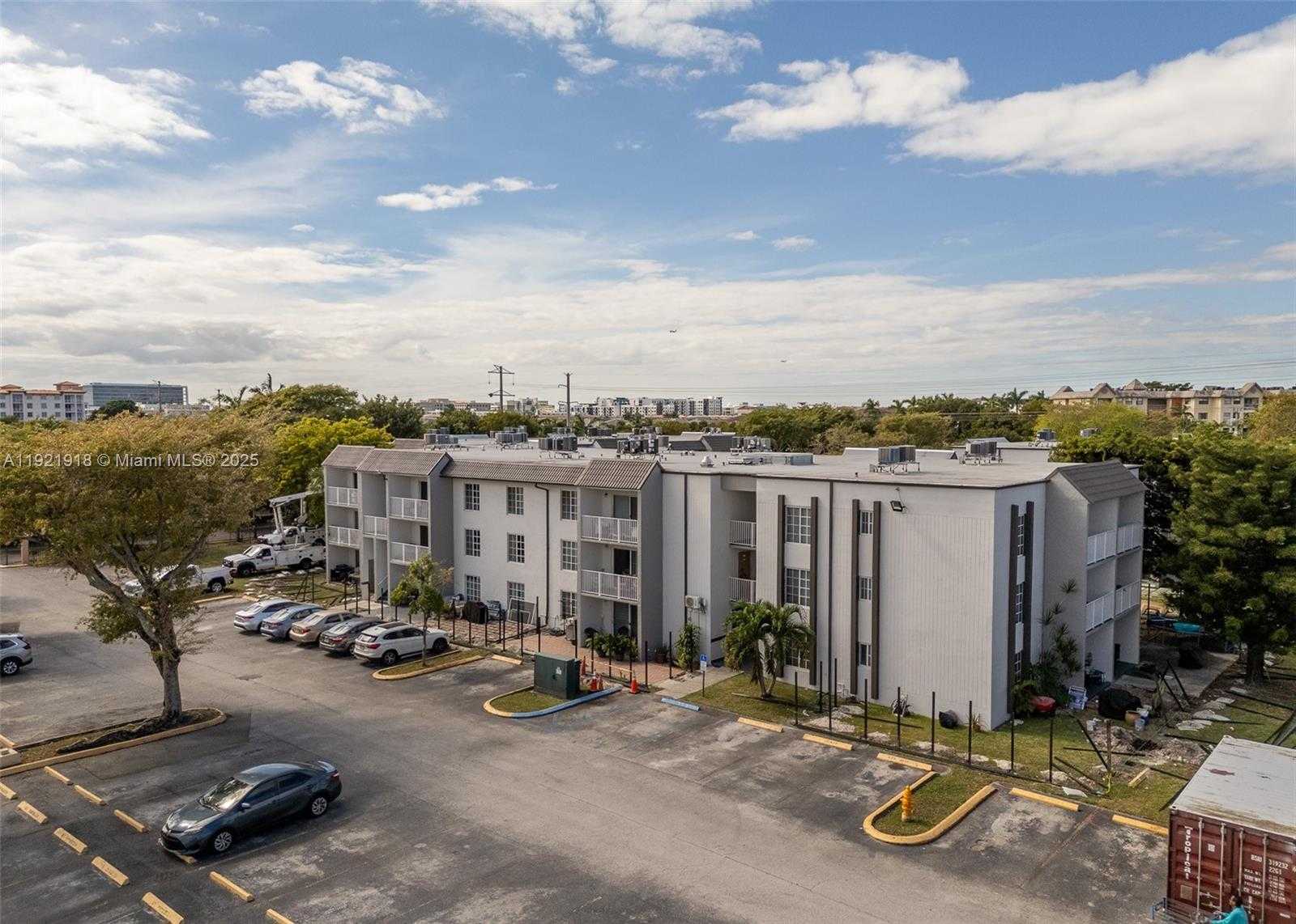 Small Image of 4804 NORTH WEST 79TH AVE #308, Doral Number 1
