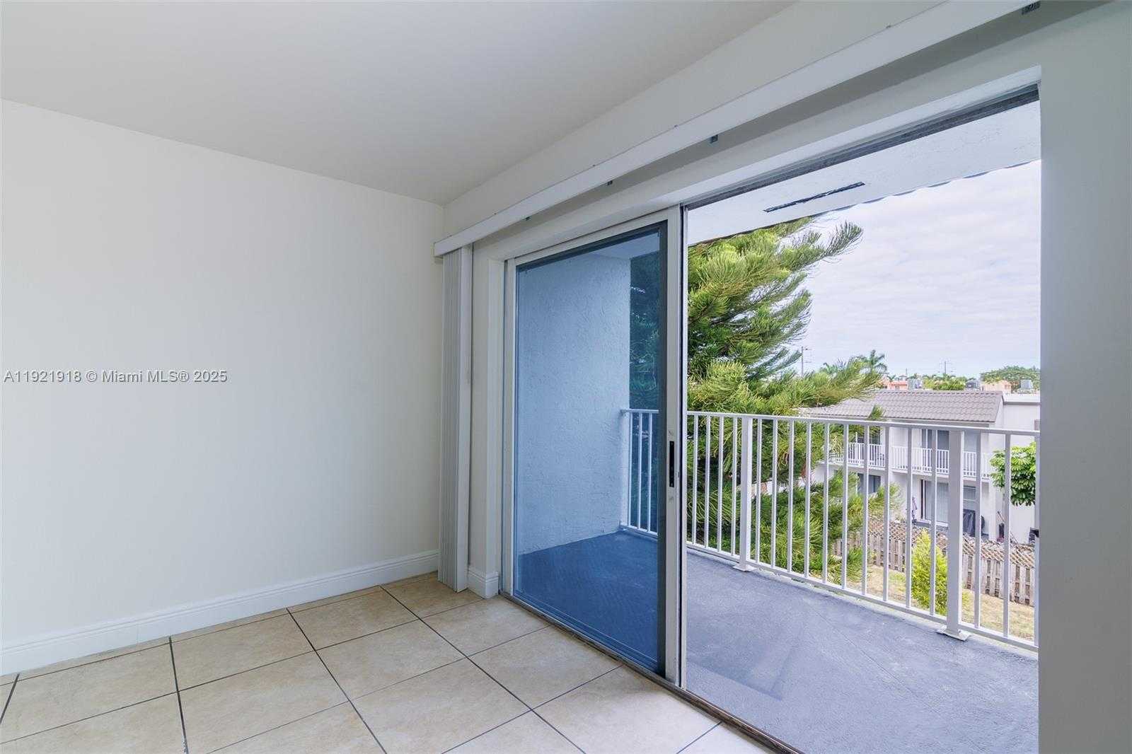 Small Image of 4804 NORTH WEST 79TH AVE #308, Doral Number 11