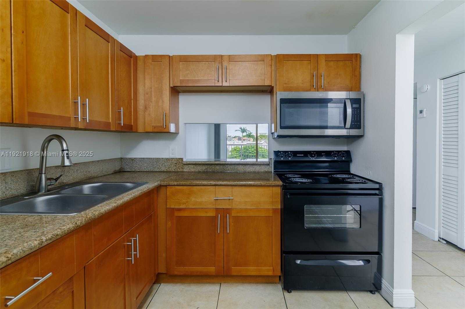 Small Image of 4804 NORTH WEST 79TH AVE #308, Doral Number 3