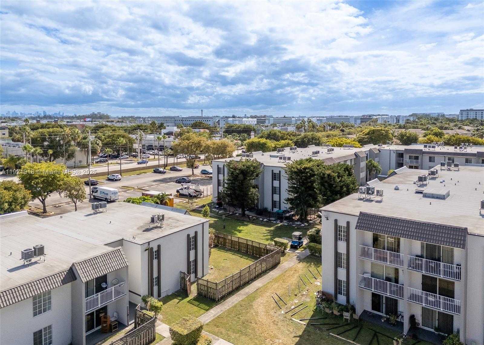 Small Image of 4804 NORTH WEST 79TH AVE #308, Doral Number 38