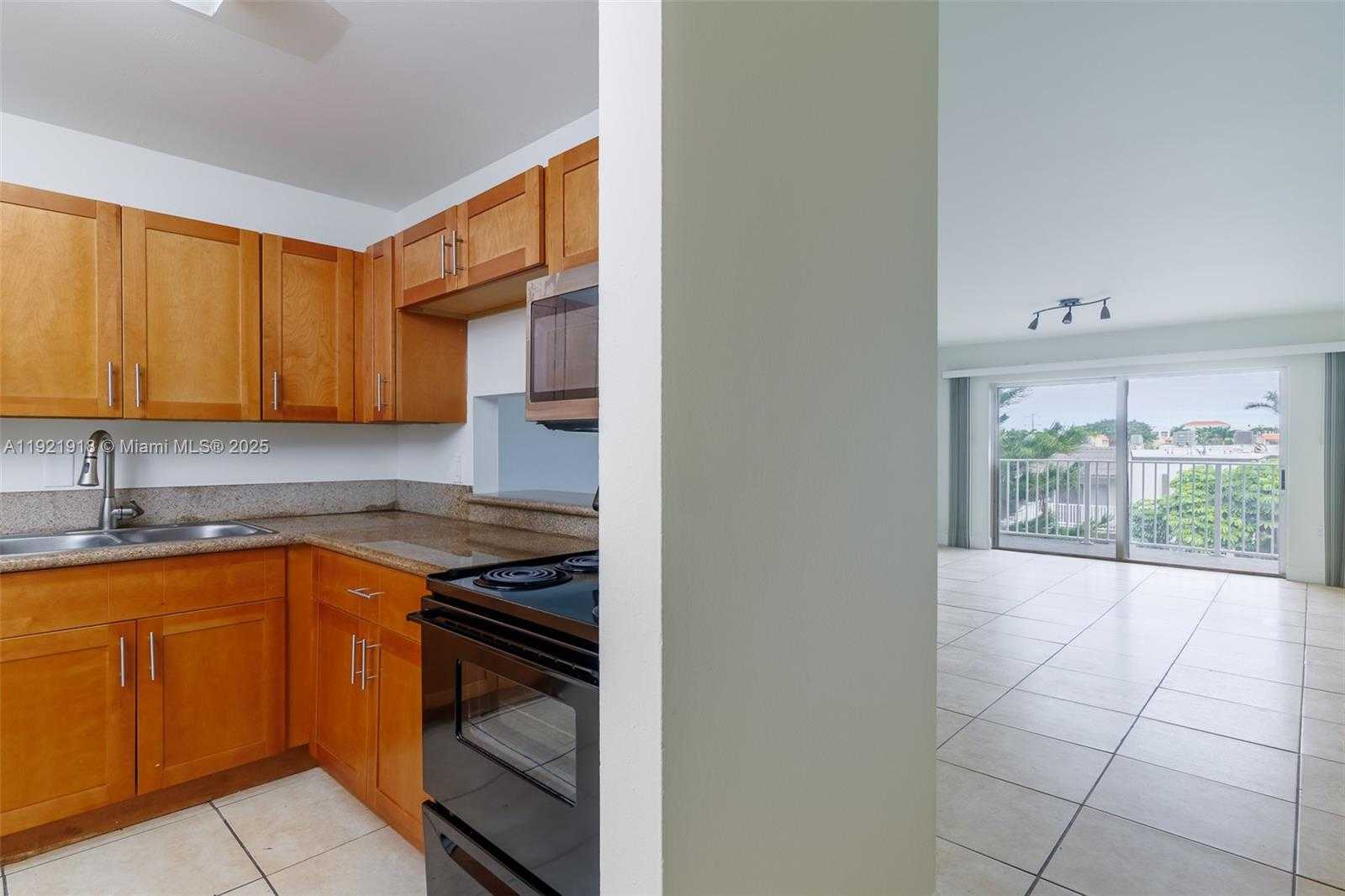 Small Image of 4804 NORTH WEST 79TH AVE #308, Doral Number 4