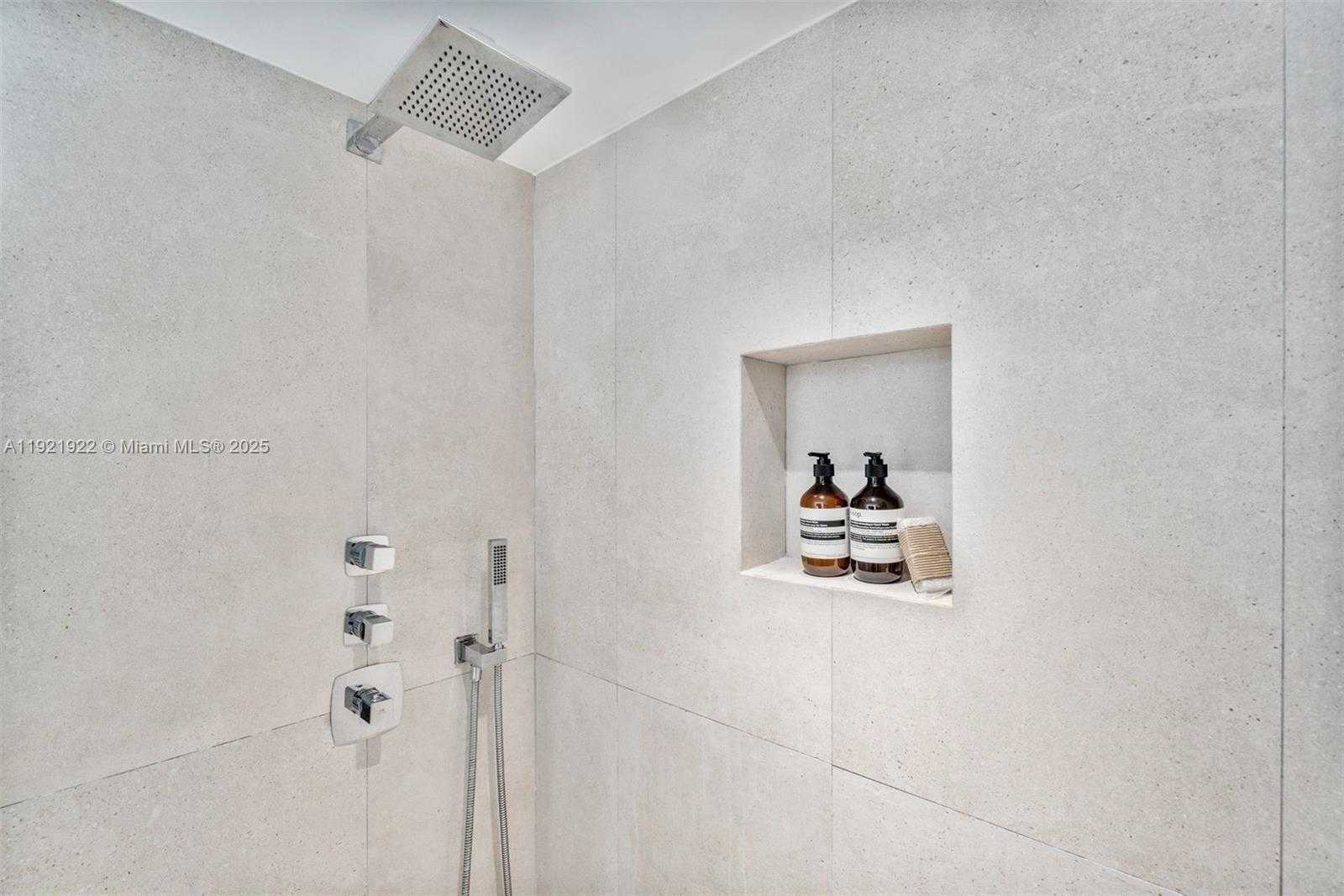 Small Image of 2301 COLLINS AVE #902, Miami Beach Number 15