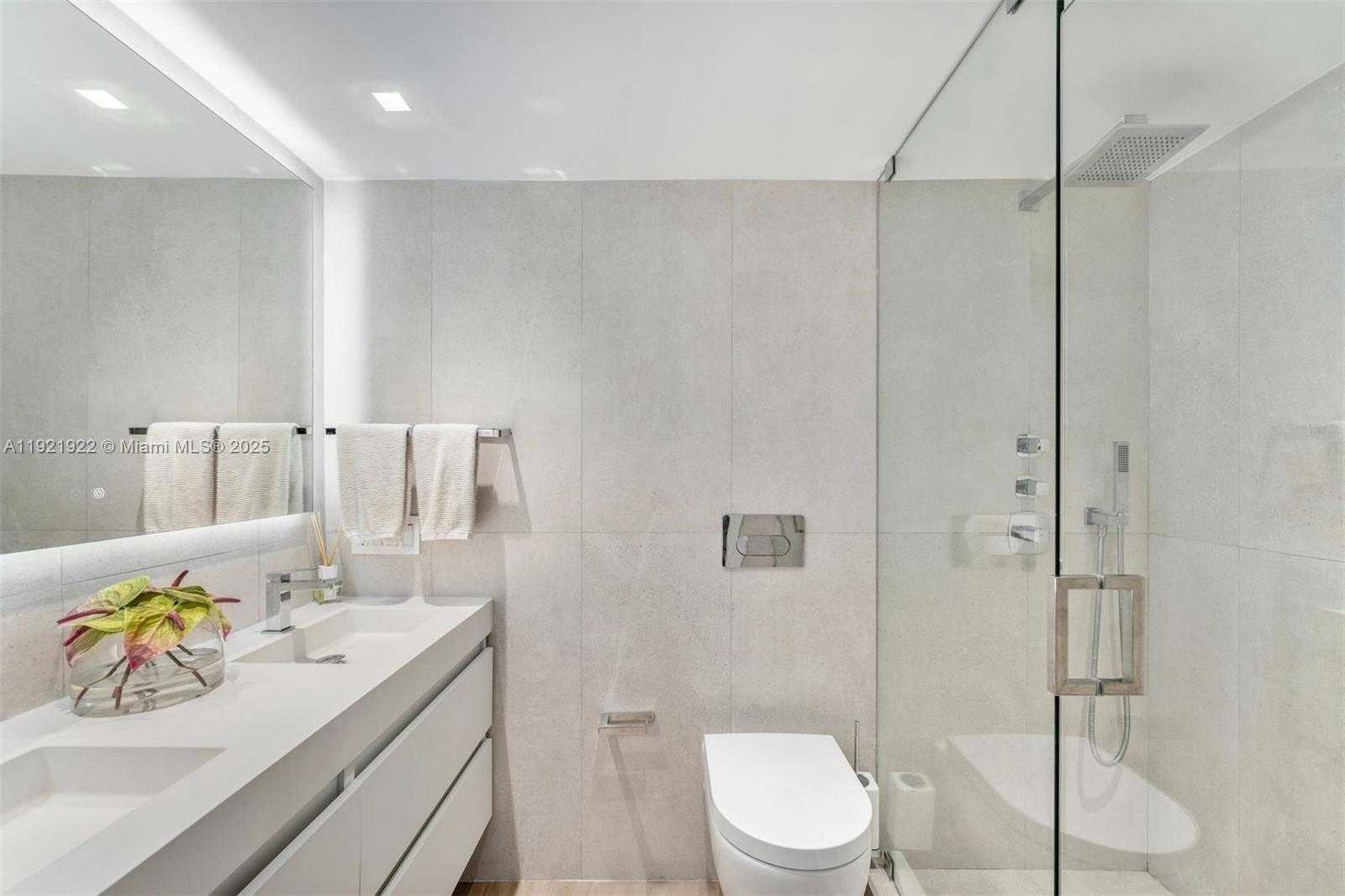 Small Image of 2301 COLLINS AVE #902, Miami Beach Number 16