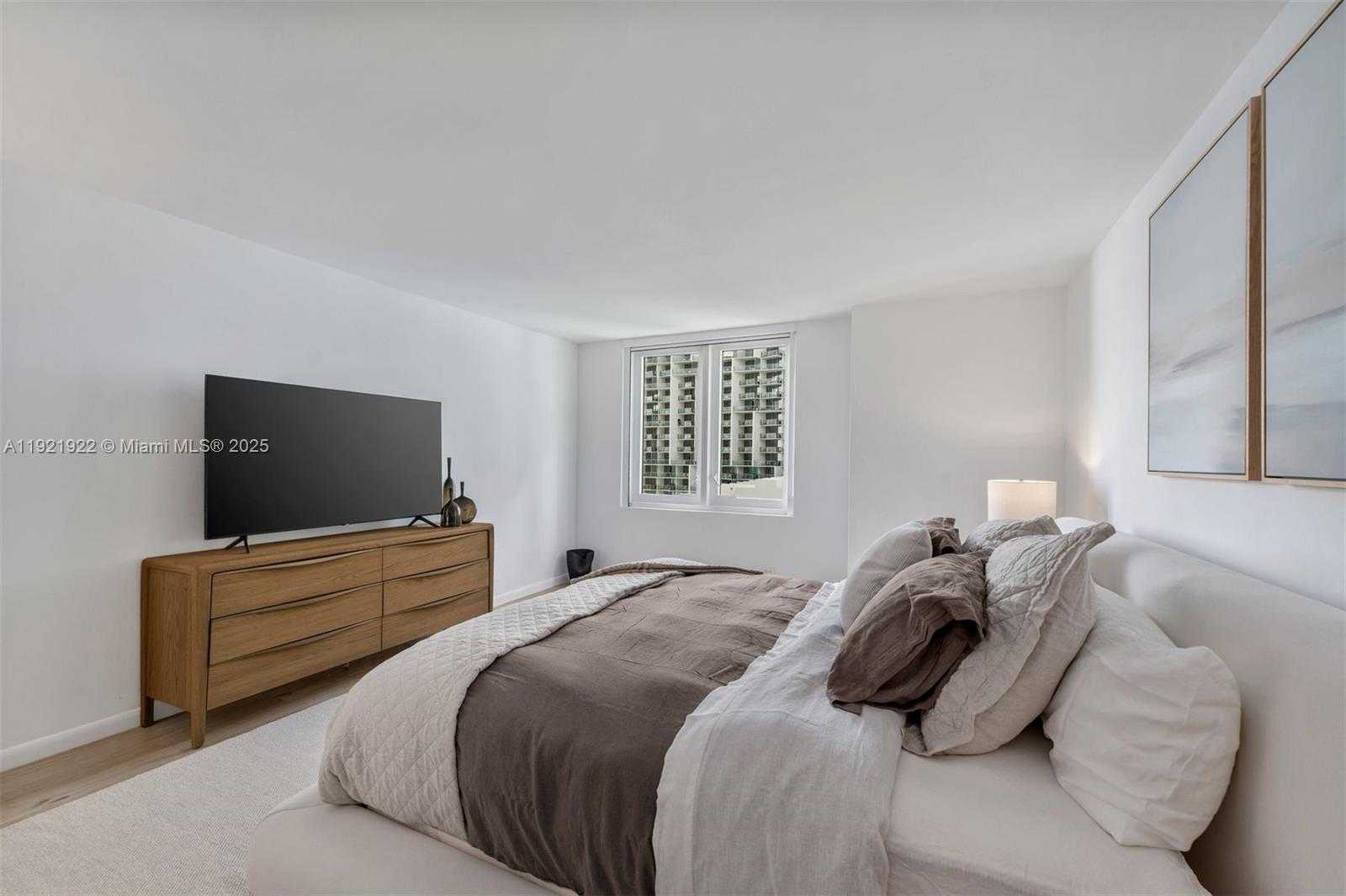 Small Image of 2301 COLLINS AVE #902, Miami Beach Number 17