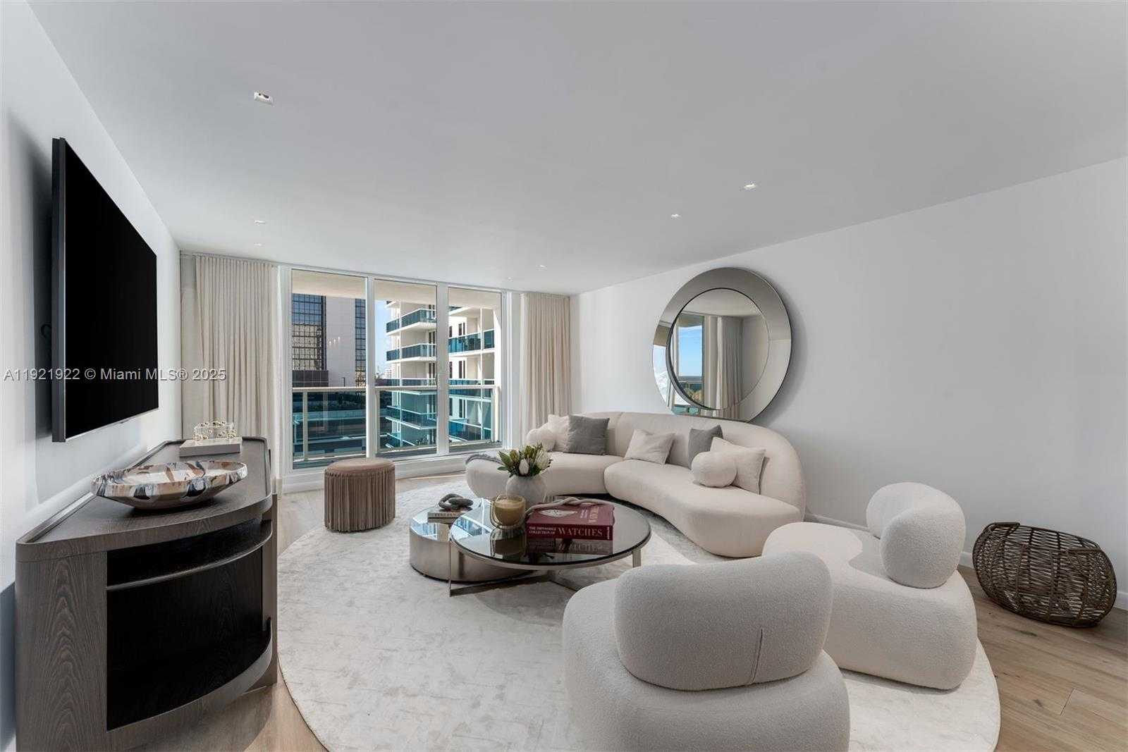 Small Image of 2301 COLLINS AVE #902, Miami Beach Number 2