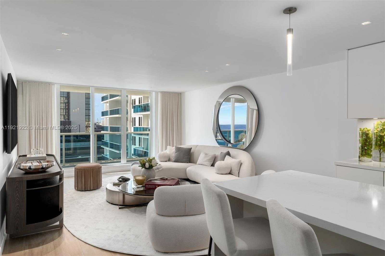 Small Image of 2301 COLLINS AVE #902, Miami Beach Number 3