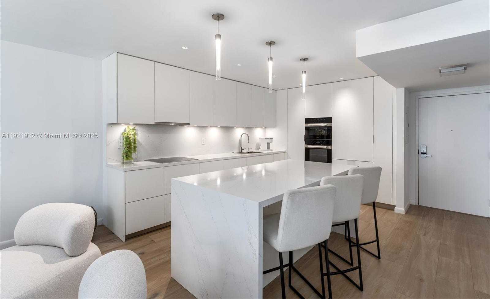 Small Image of 2301 COLLINS AVE #902, Miami Beach Number 8