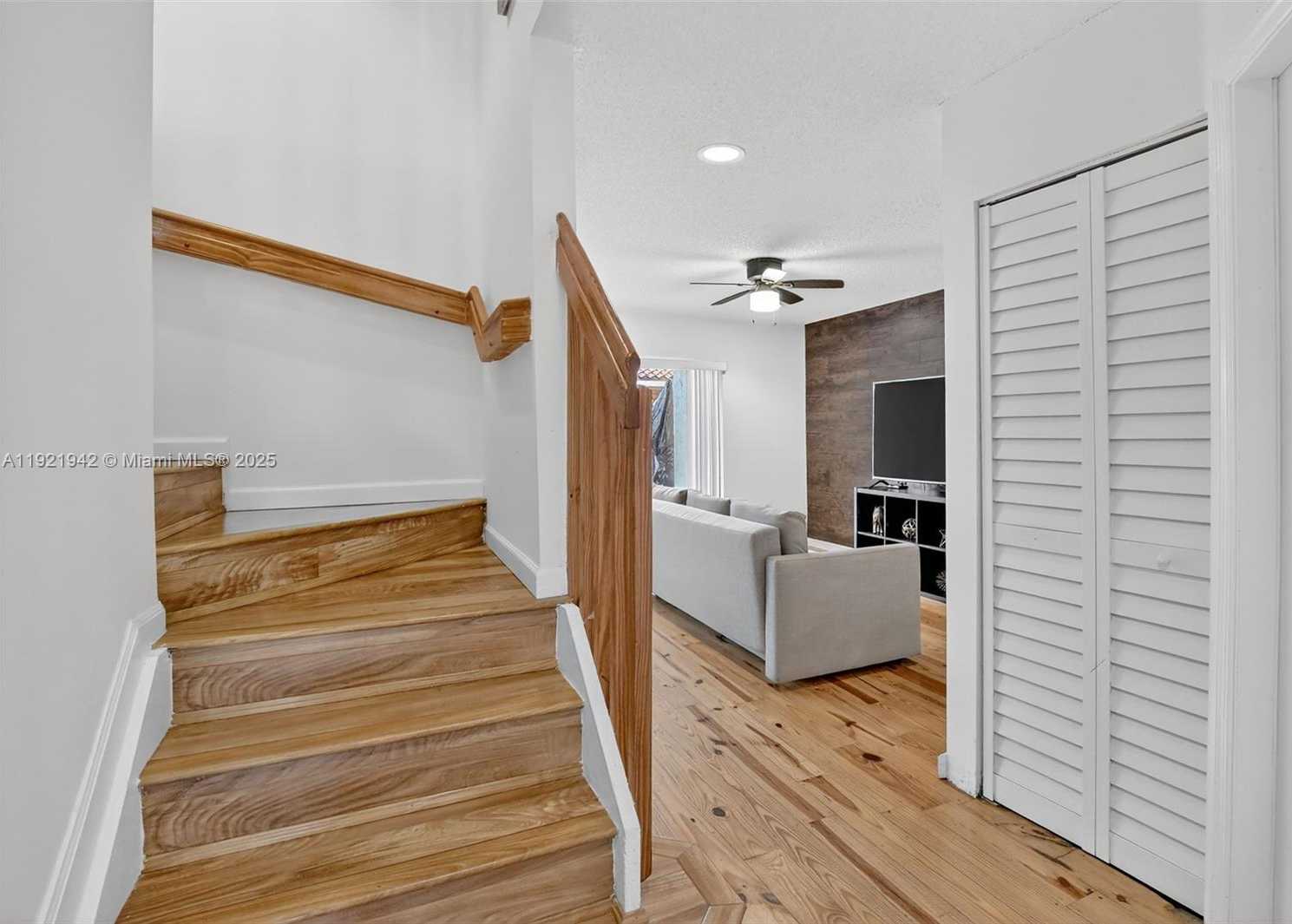 Small Image of 14076 SOUTH FOREST OAK CIR, Davie Number 11