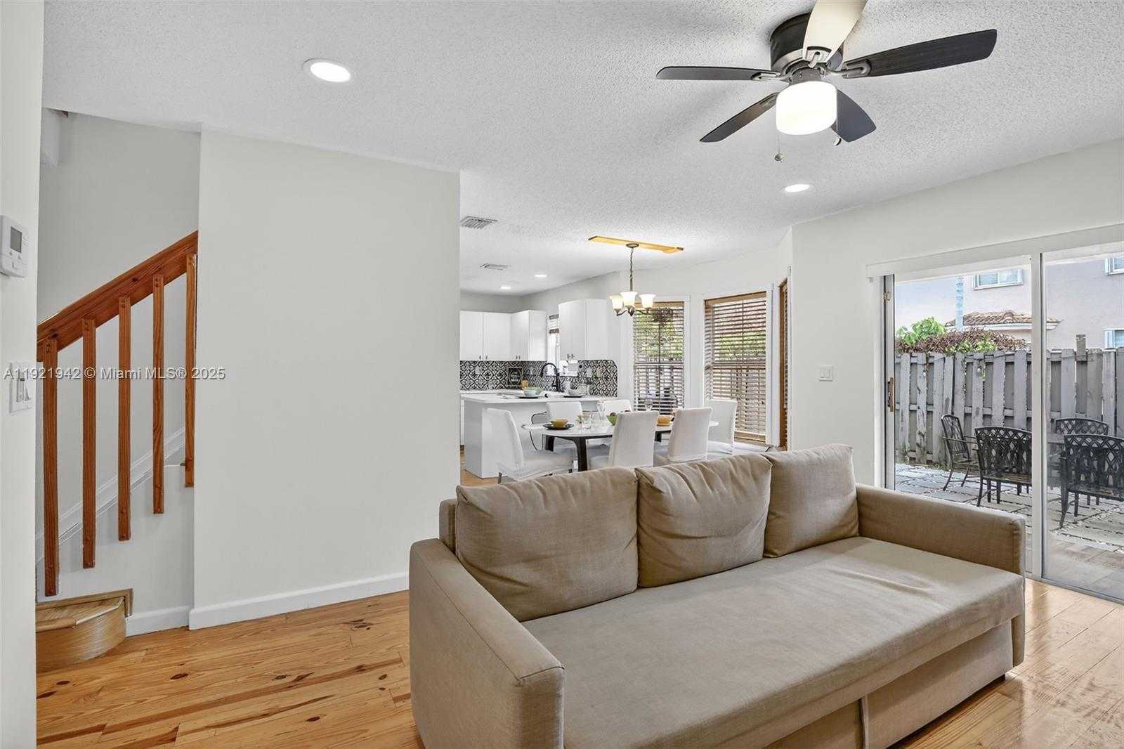 Small Image of 14076 SOUTH FOREST OAK CIR, Davie Number 13