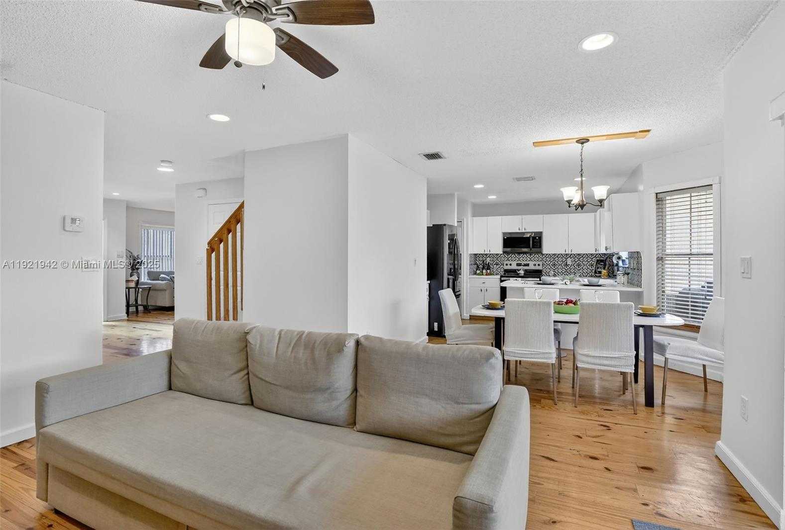 Small Image of 14076 SOUTH FOREST OAK CIR, Davie Number 18