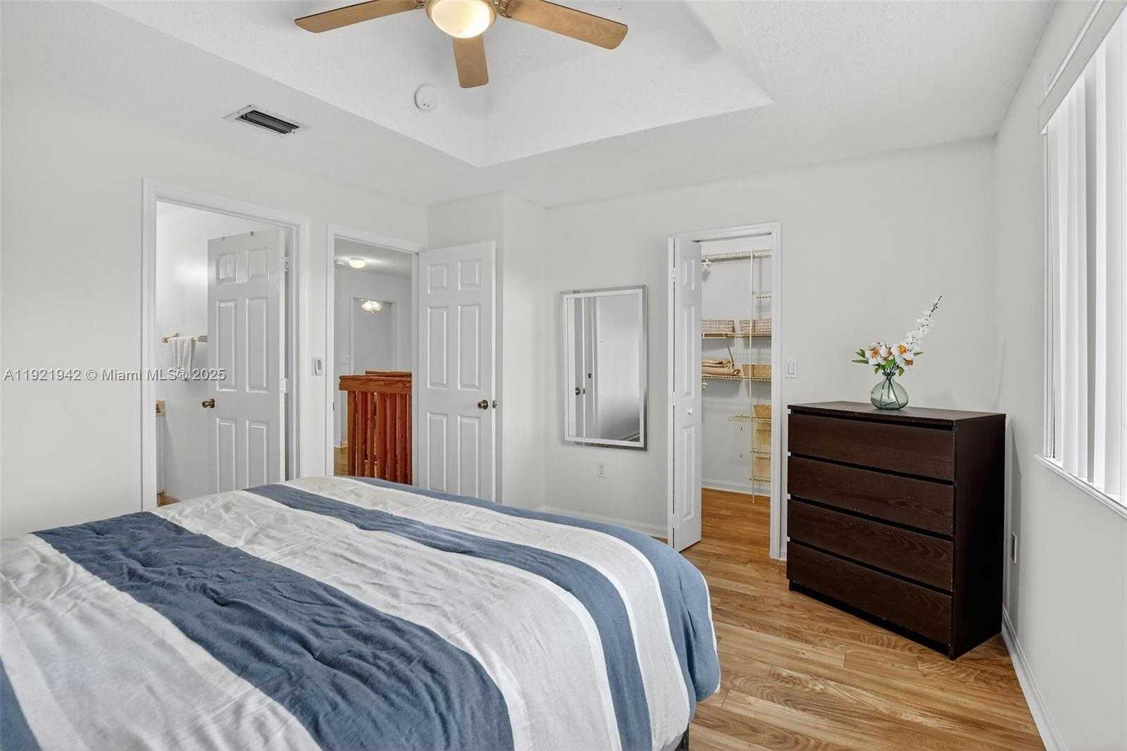 Small Image of 14076 SOUTH FOREST OAK CIR, Davie Number 21