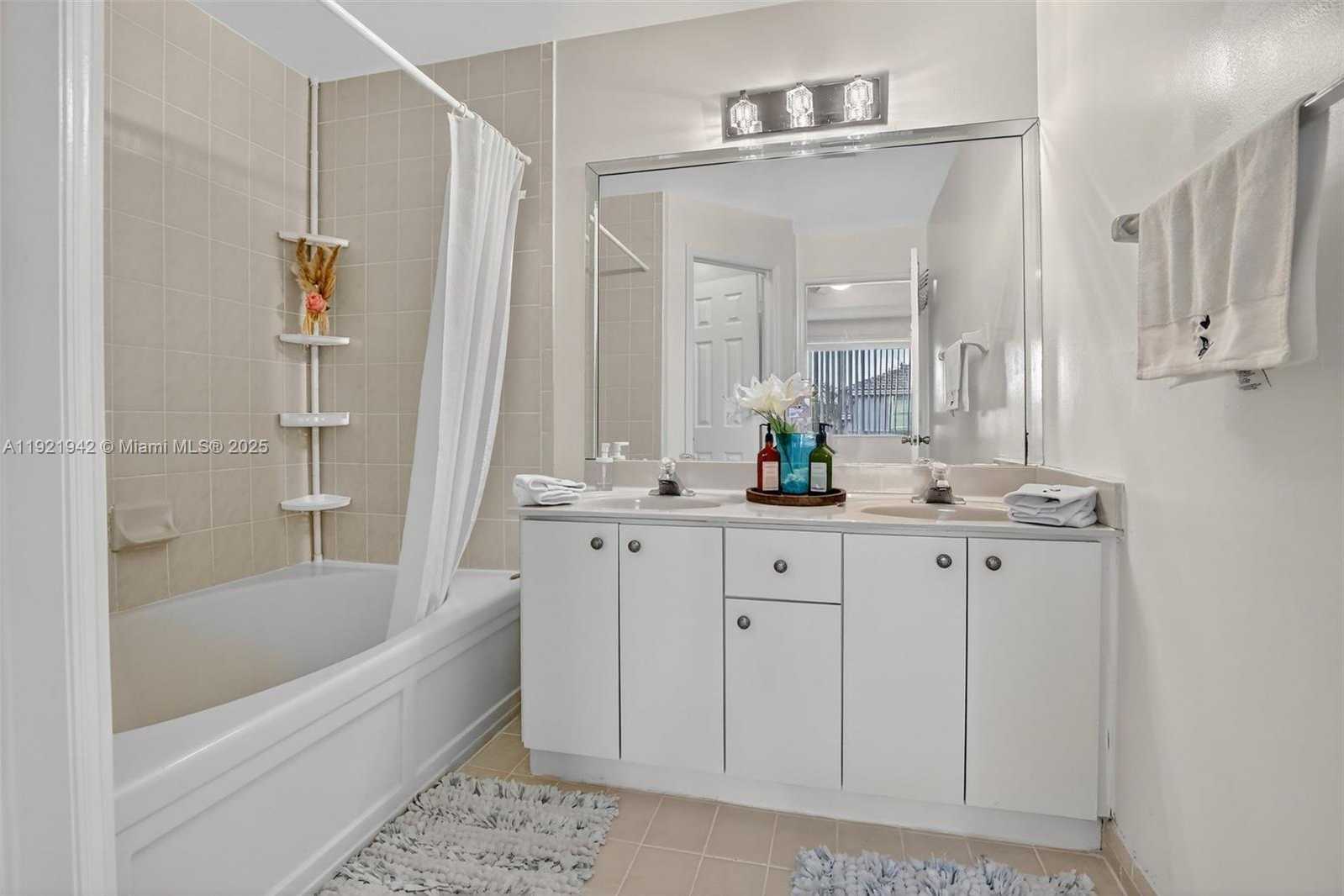 Small Image of 14076 SOUTH FOREST OAK CIR, Davie Number 23