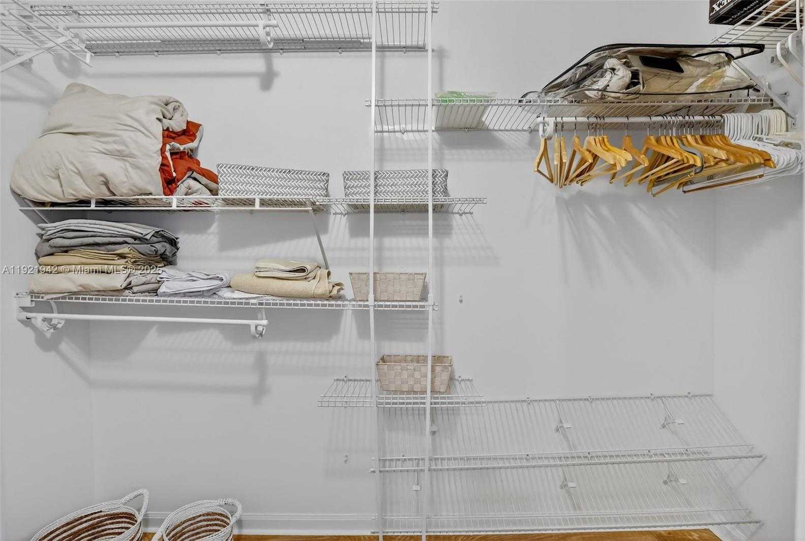 Small Image of 14076 SOUTH FOREST OAK CIR, Davie Number 24