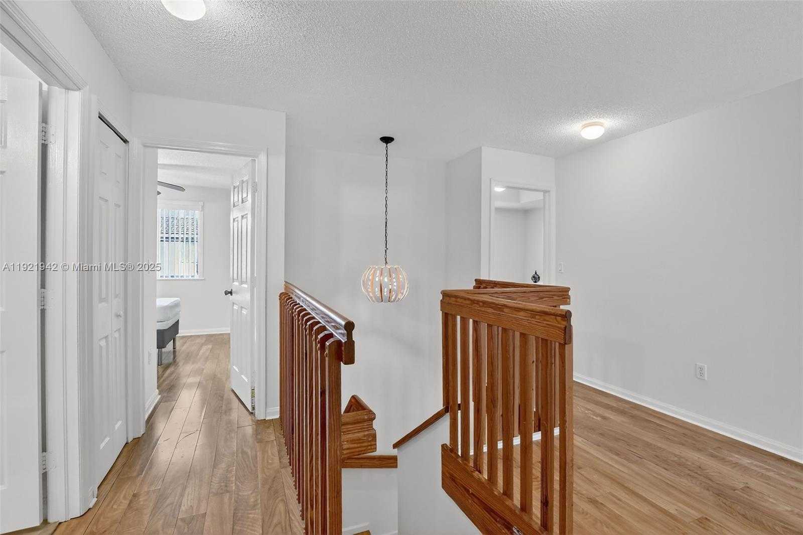 Small Image of 14076 SOUTH FOREST OAK CIR, Davie Number 26