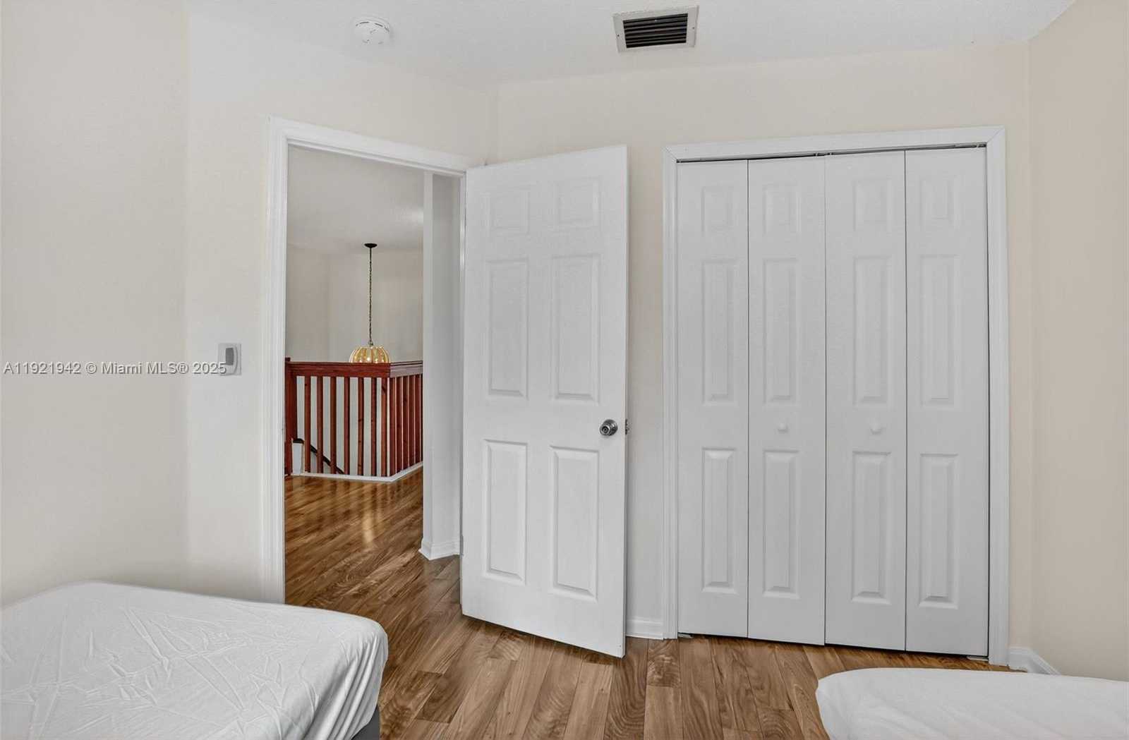 Small Image of 14076 SOUTH FOREST OAK CIR, Davie Number 31