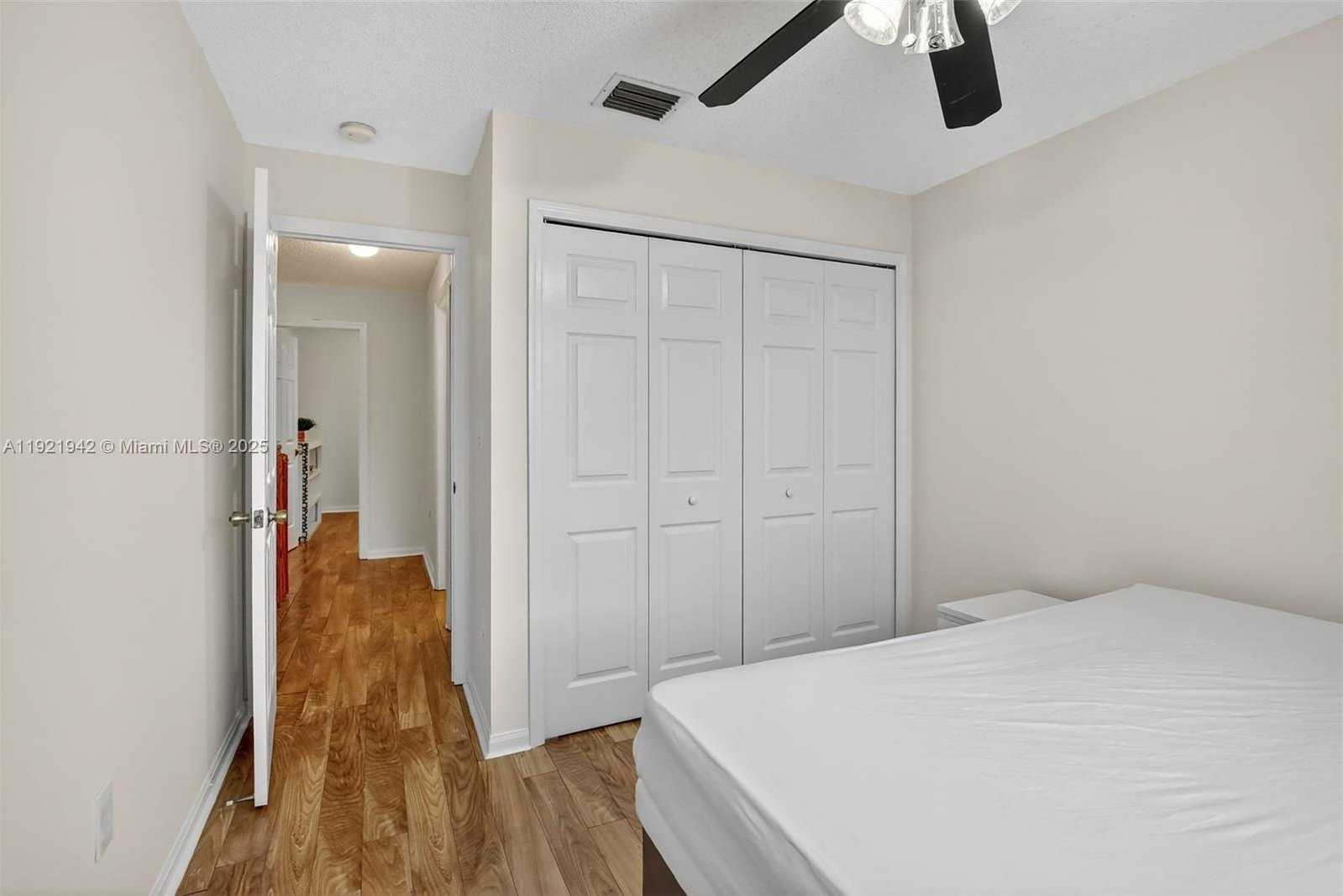 Small Image of 14076 SOUTH FOREST OAK CIR, Davie Number 34