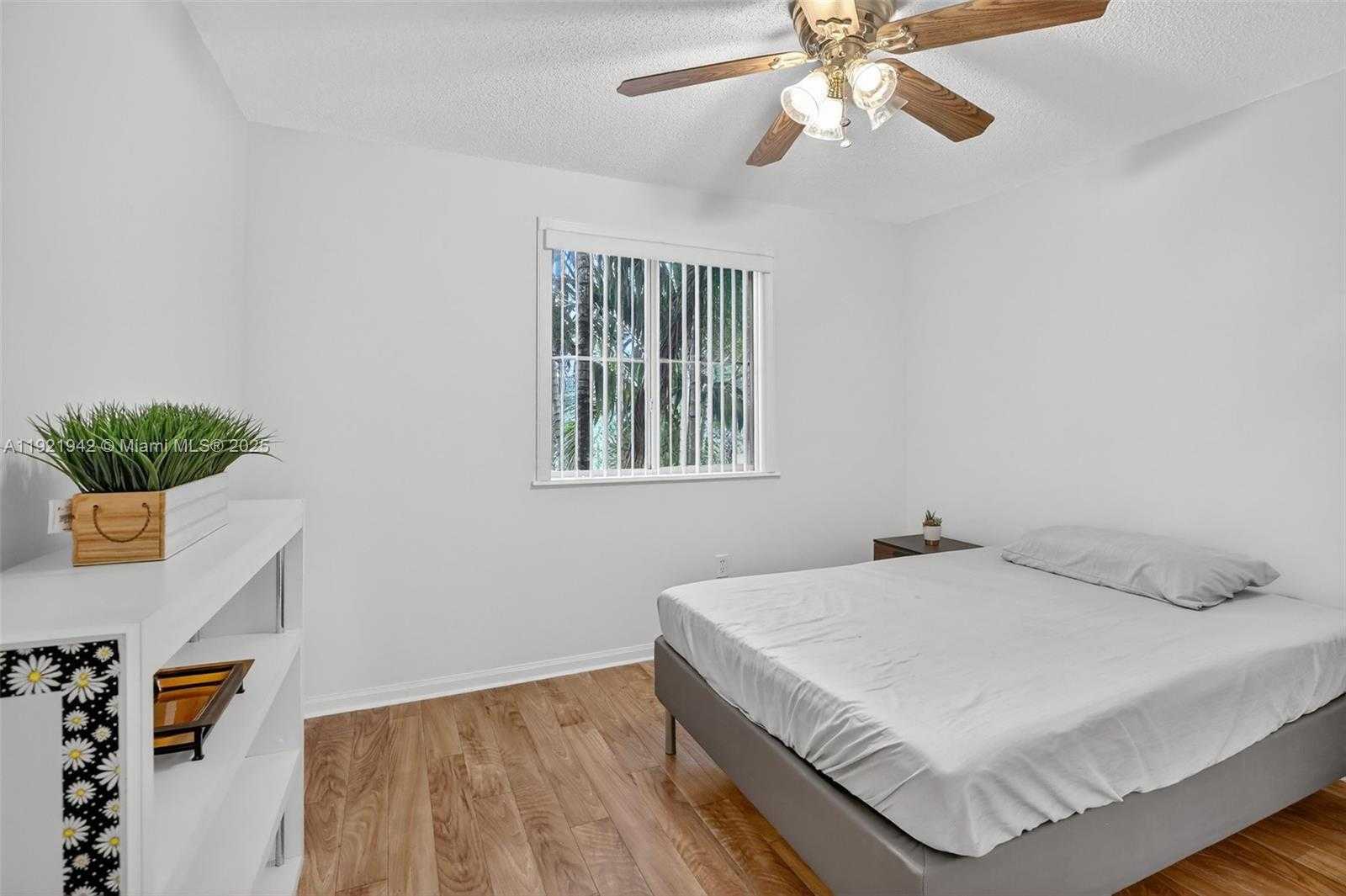 Small Image of 14076 SOUTH FOREST OAK CIR, Davie Number 36