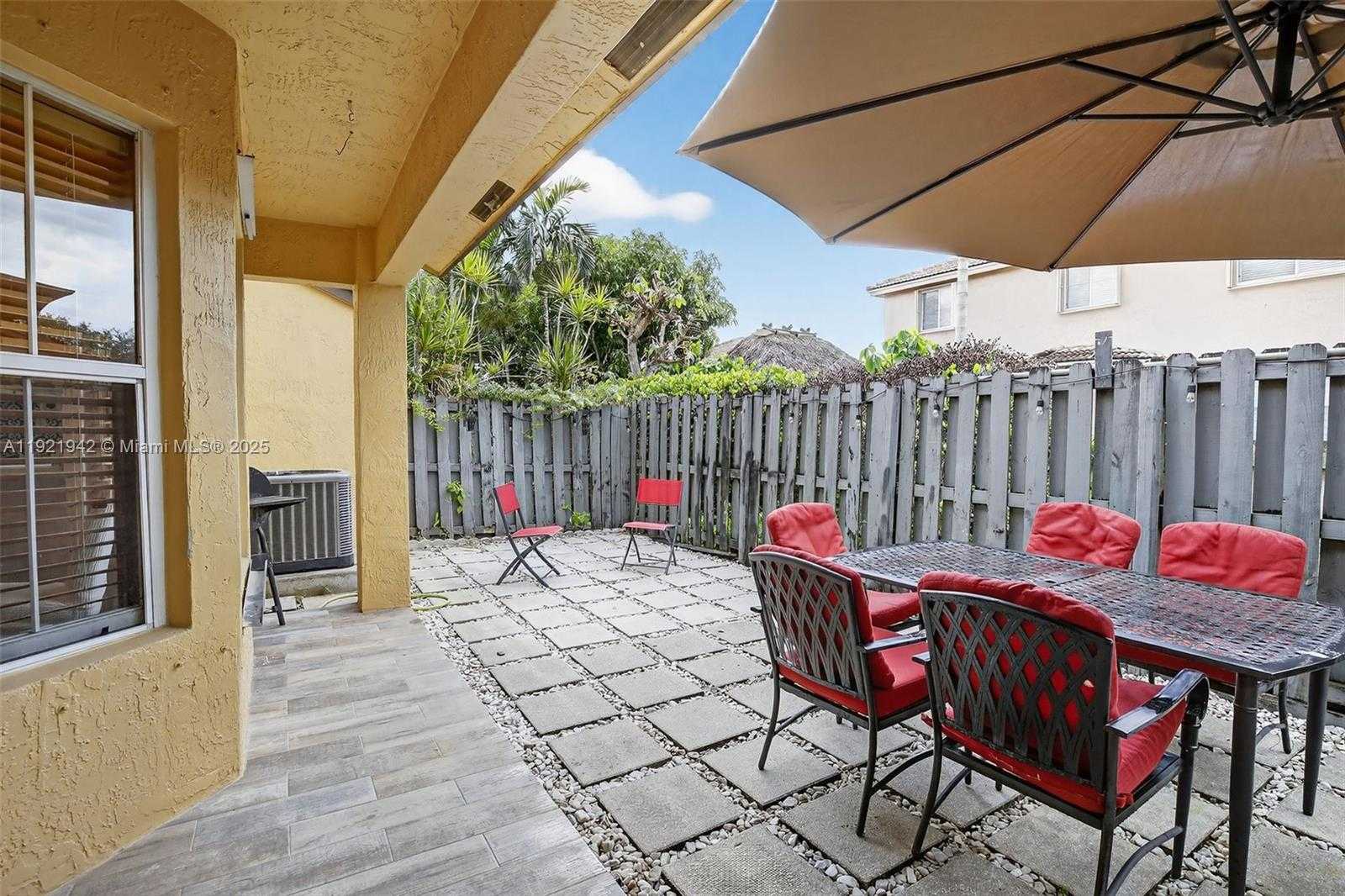 Small Image of 14076 SOUTH FOREST OAK CIR, Davie Number 38