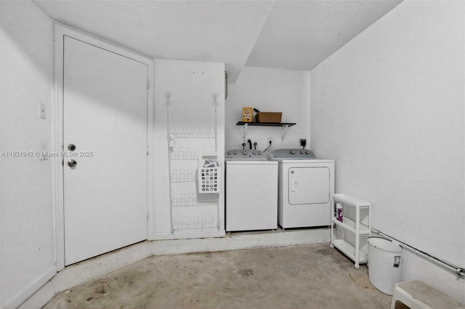 Small Image of 14076 SOUTH FOREST OAK CIR, Davie Number 41