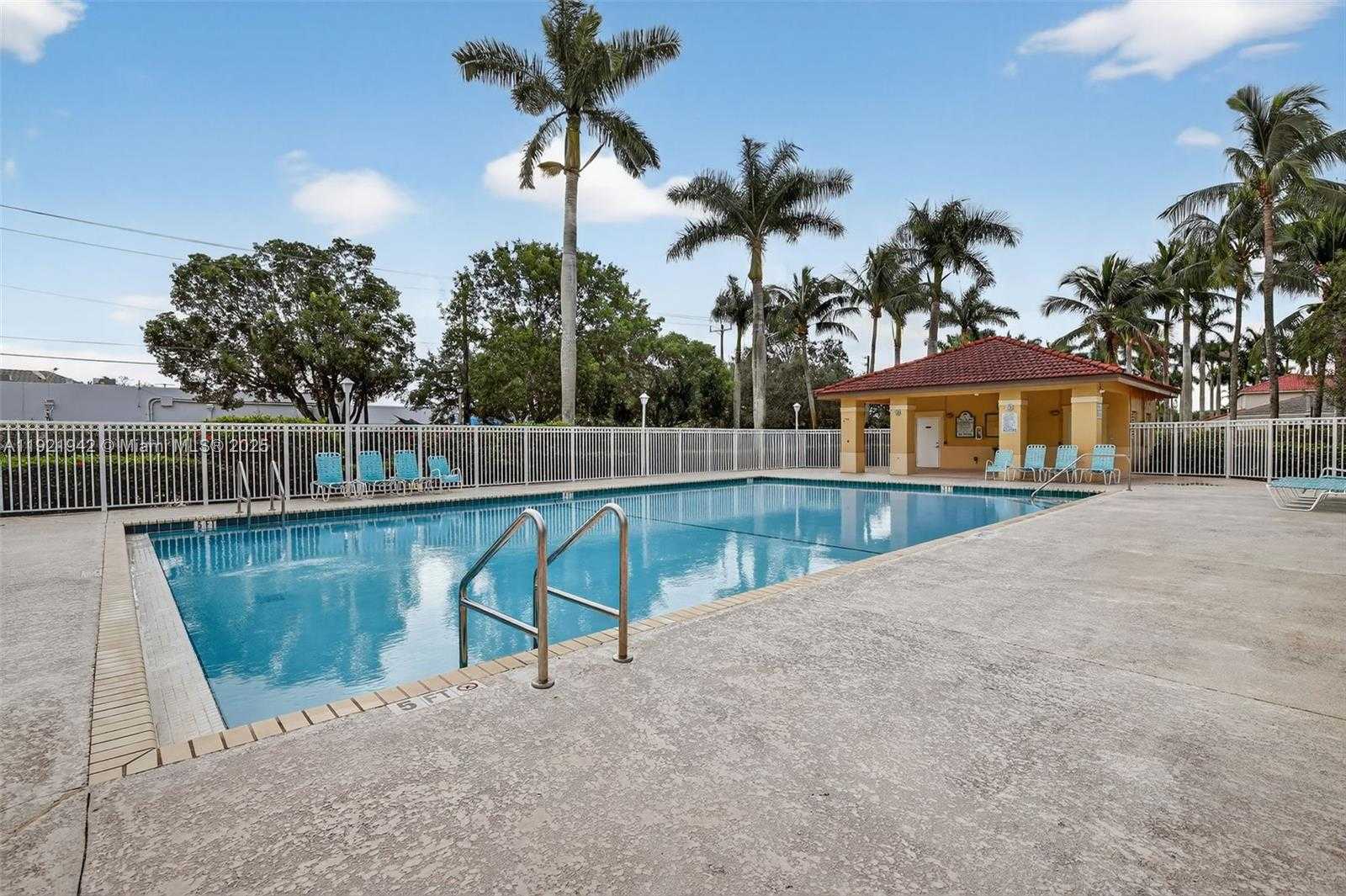 Small Image of 14076 SOUTH FOREST OAK CIR, Davie Number 42