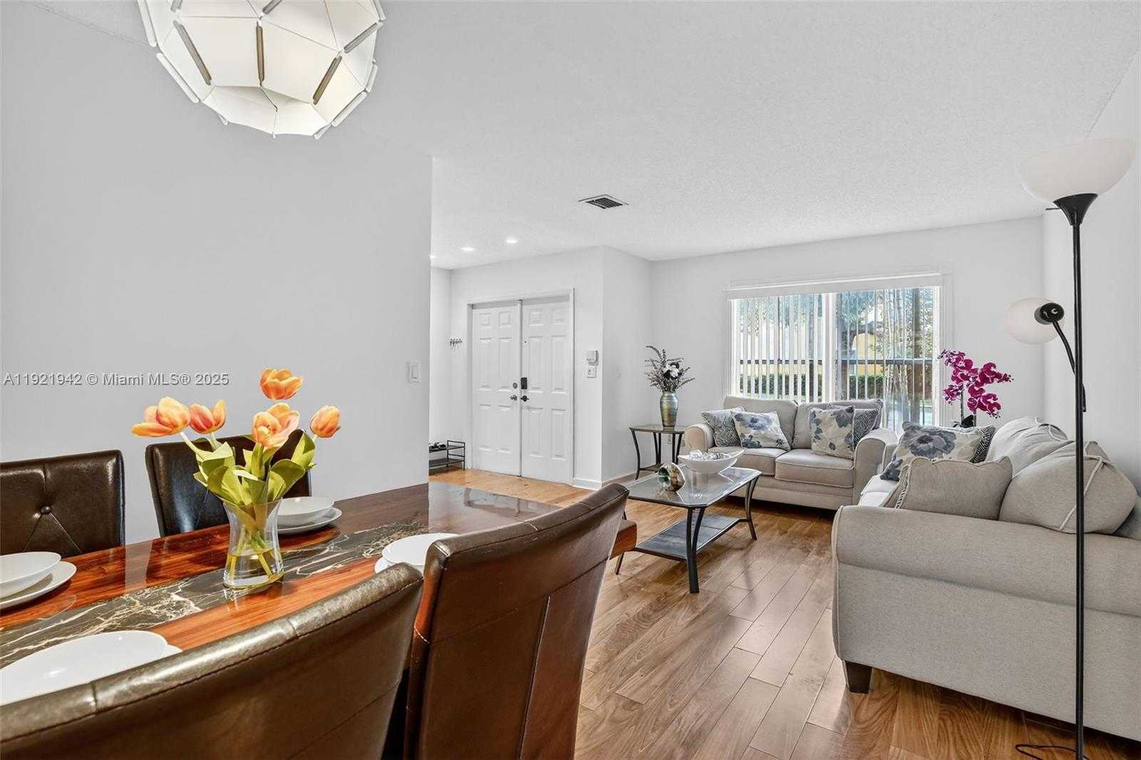 Small Image of 14076 SOUTH FOREST OAK CIR, Davie Number 7