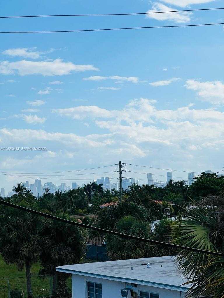 Small Image of 1780 79TH ST CSWY #C312, North Bay Village Number 13