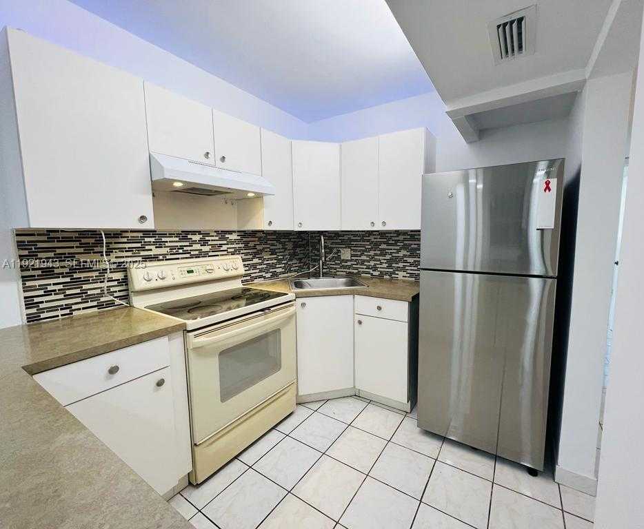 Small Image of 1780 79TH ST CSWY #C312, North Bay Village Number 4