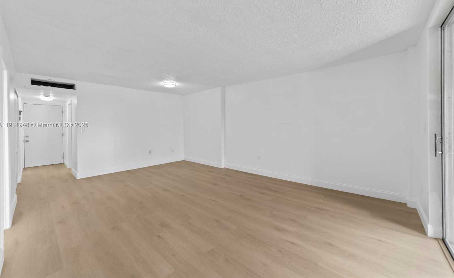 Small Image of 16450 MIAMI DR #602, North Miami Beach Number 14