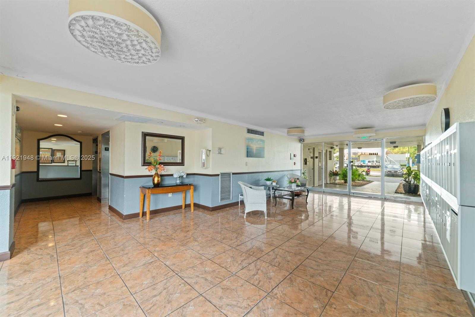 Small Image of 16450 MIAMI DR #602, North Miami Beach Number 5