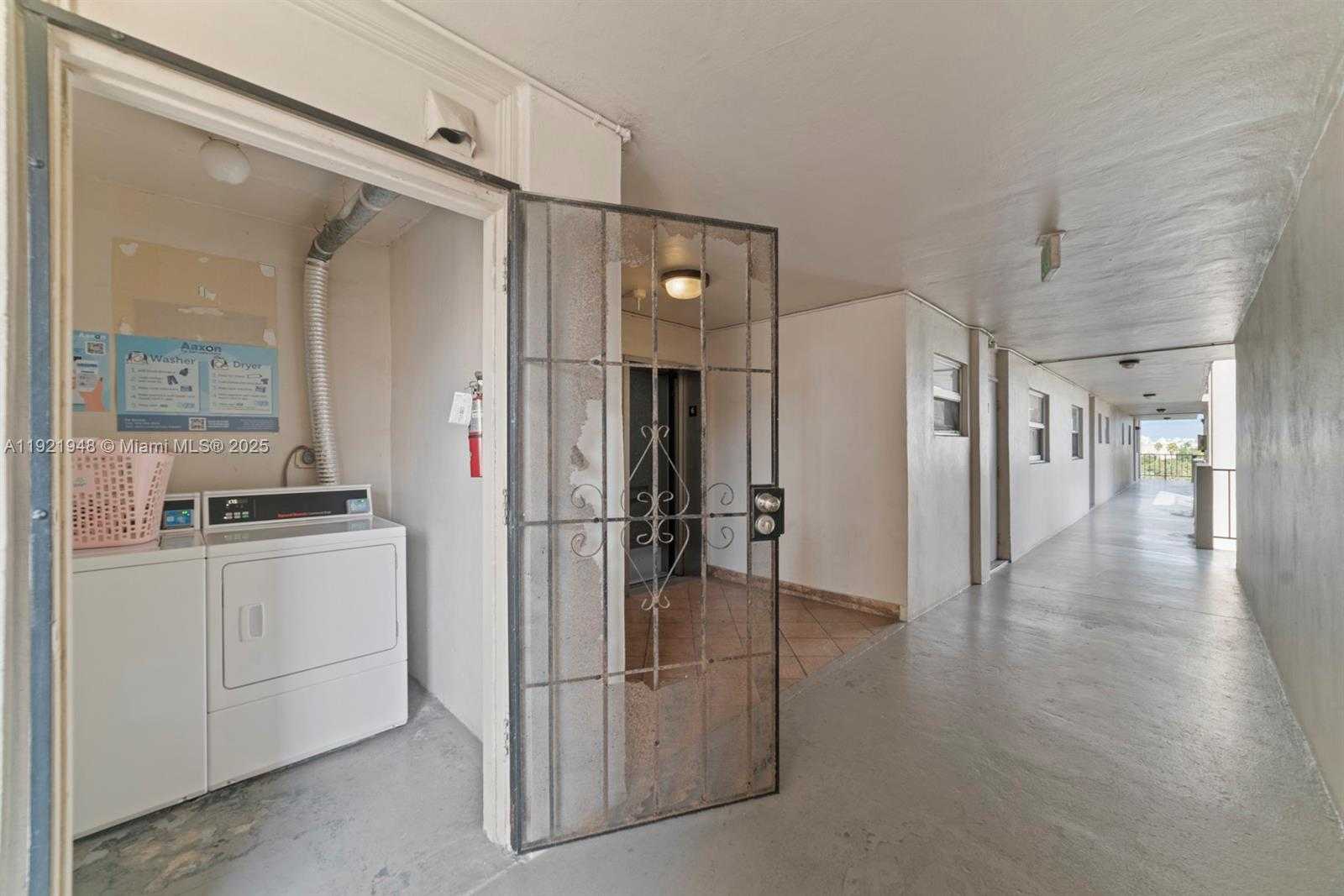 Small Image of 16450 MIAMI DR #602, North Miami Beach Number 7